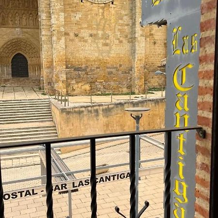 Las Cantigas Villalcázar de Sirga Exteriör bild