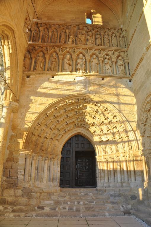Las Cantigas Villalcázar de Sirga Exteriör bild